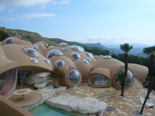 Illustration for article titled Dome Houses to Protect You from the Dark Future